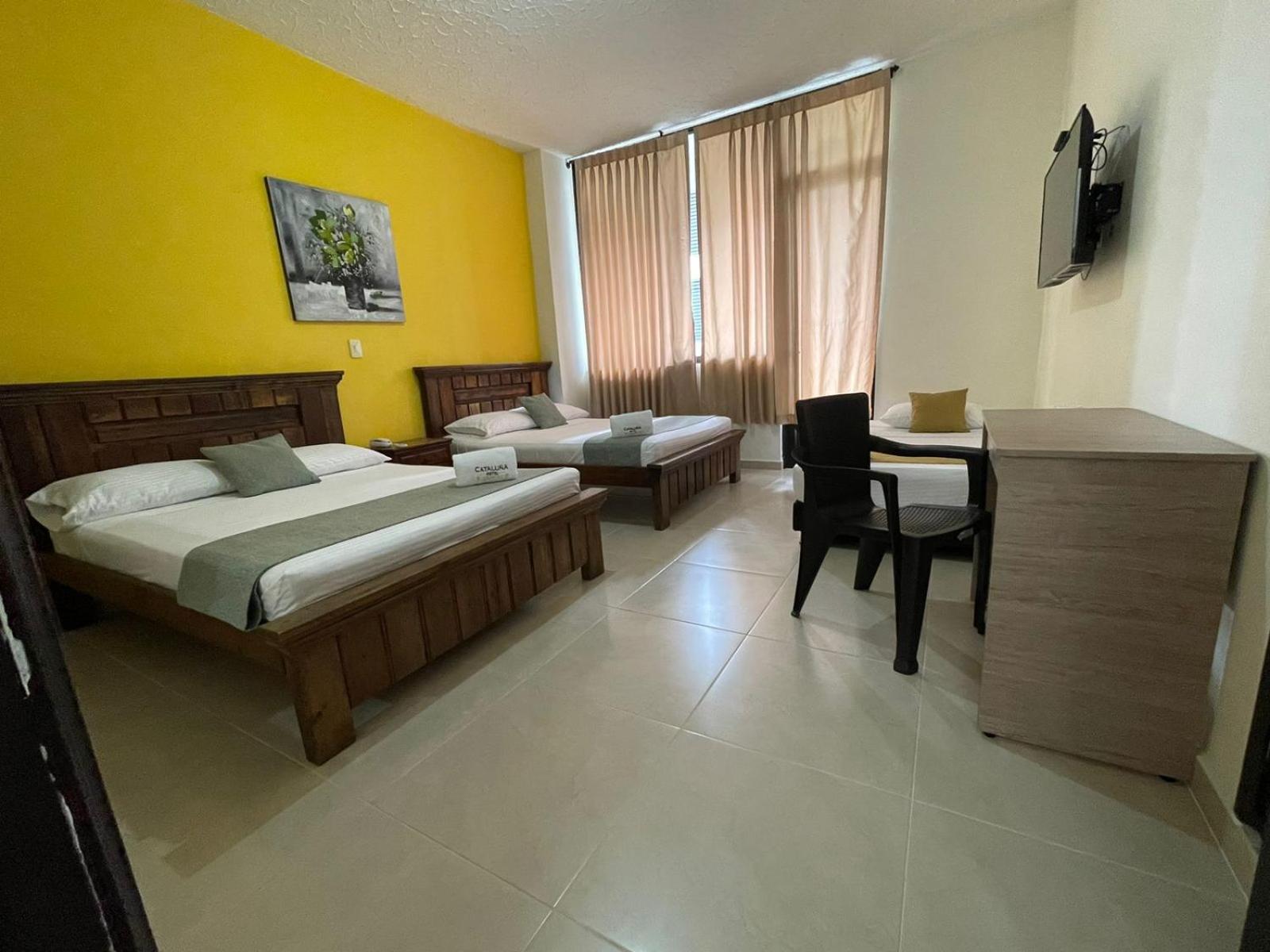 Hotel Cataluna - Soluciones Hoteleras Перейра Екстериор снимка