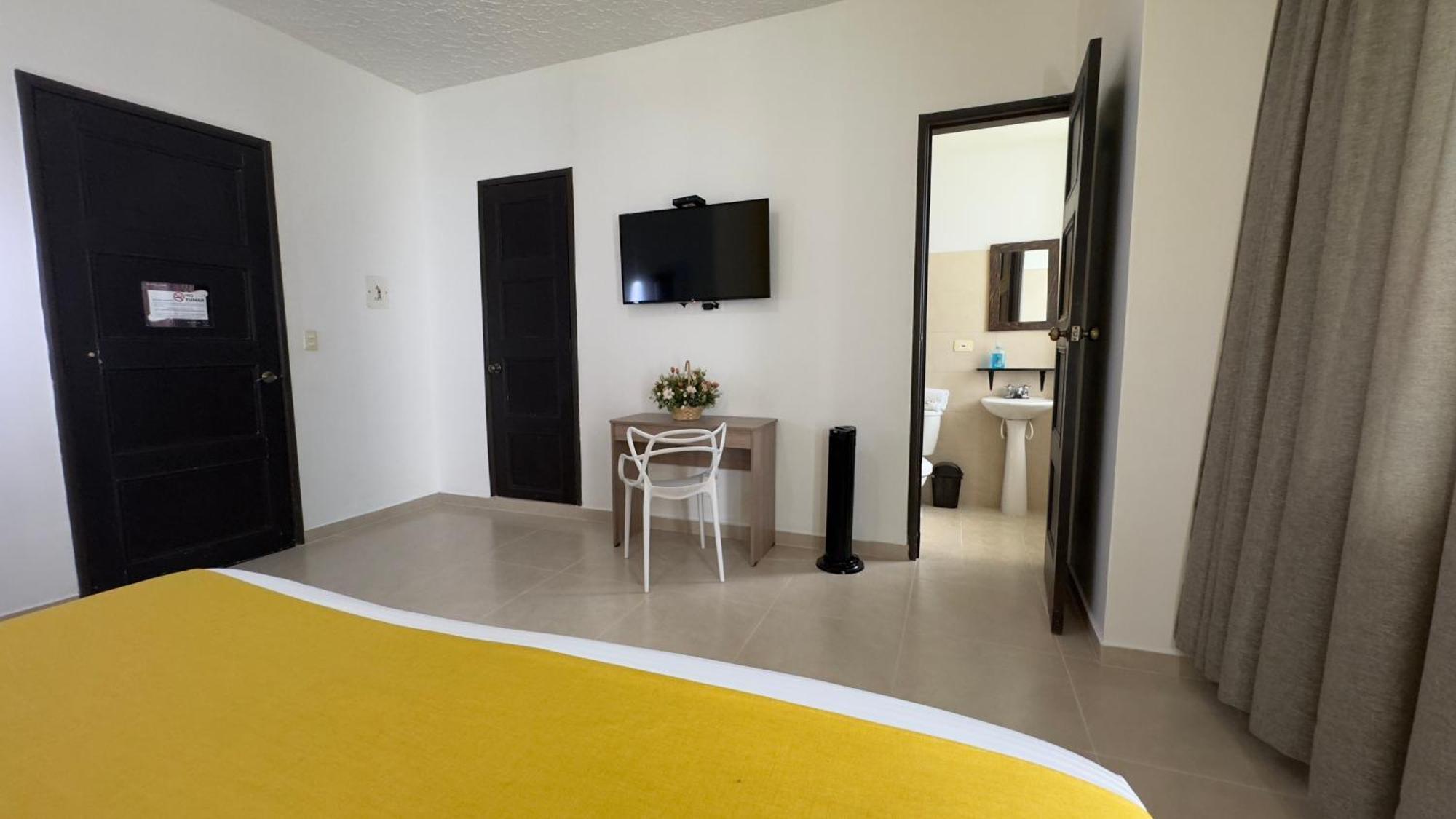 Hotel Cataluna - Soluciones Hoteleras Перейра Екстериор снимка