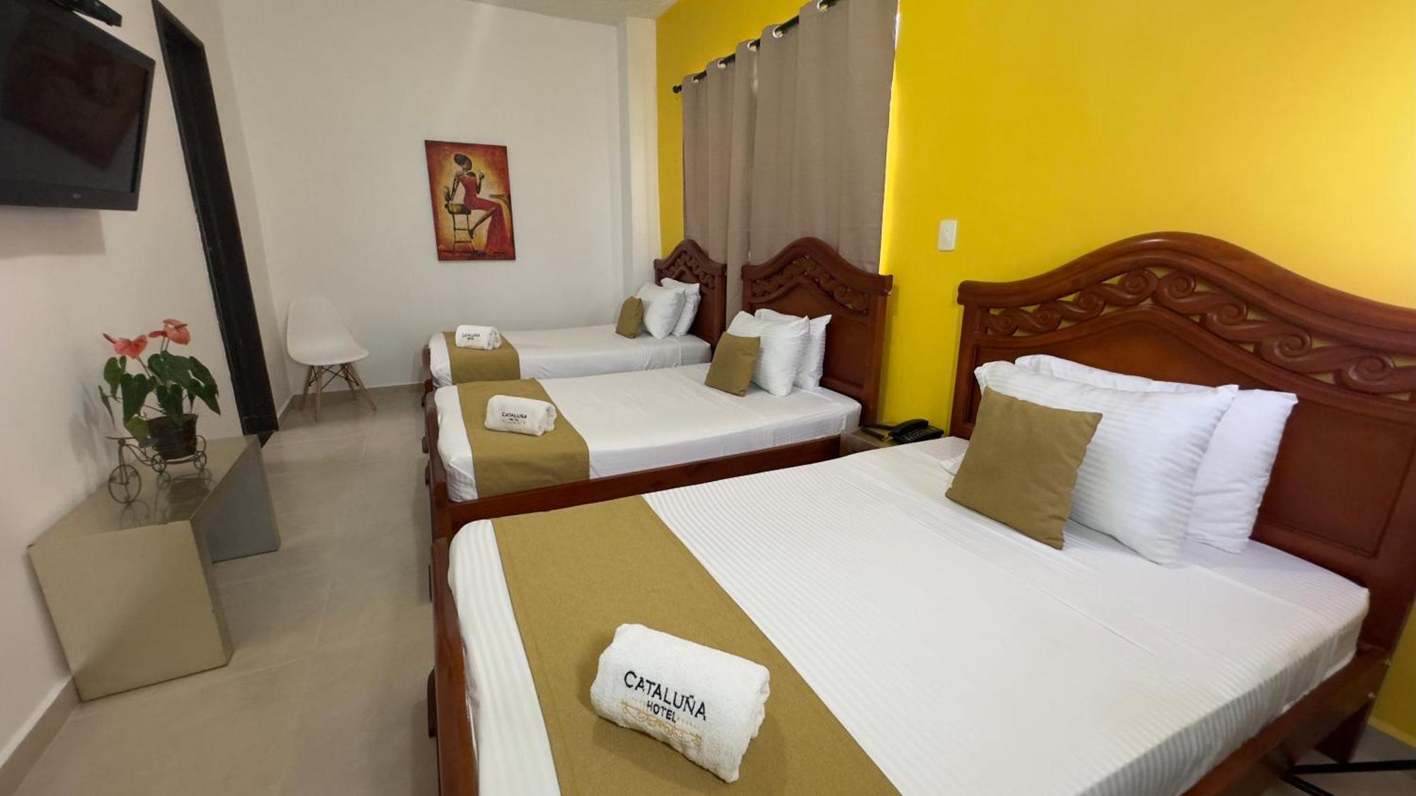 Hotel Cataluna - Soluciones Hoteleras Перейра Екстериор снимка