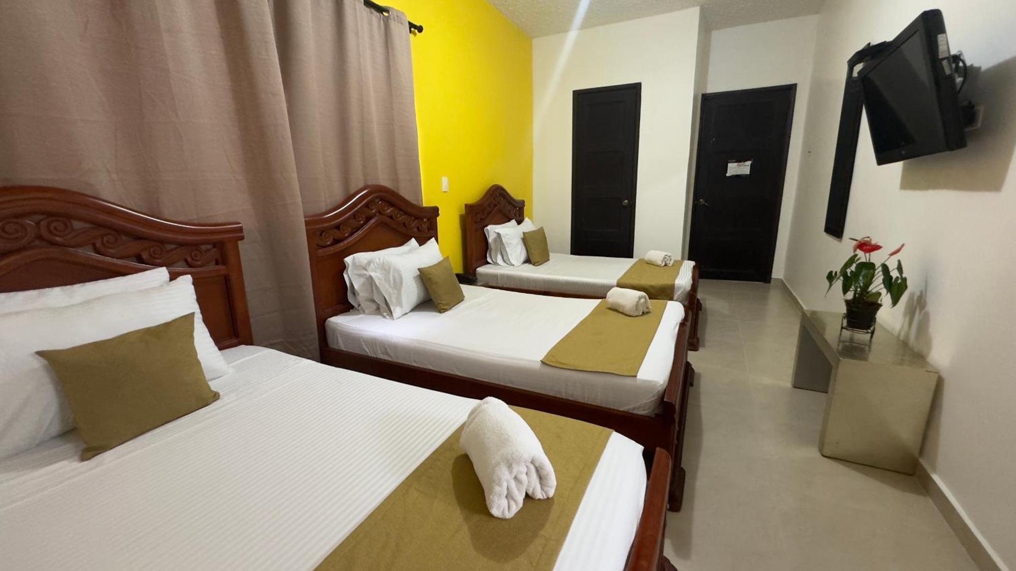 Hotel Cataluna - Soluciones Hoteleras Перейра Екстериор снимка