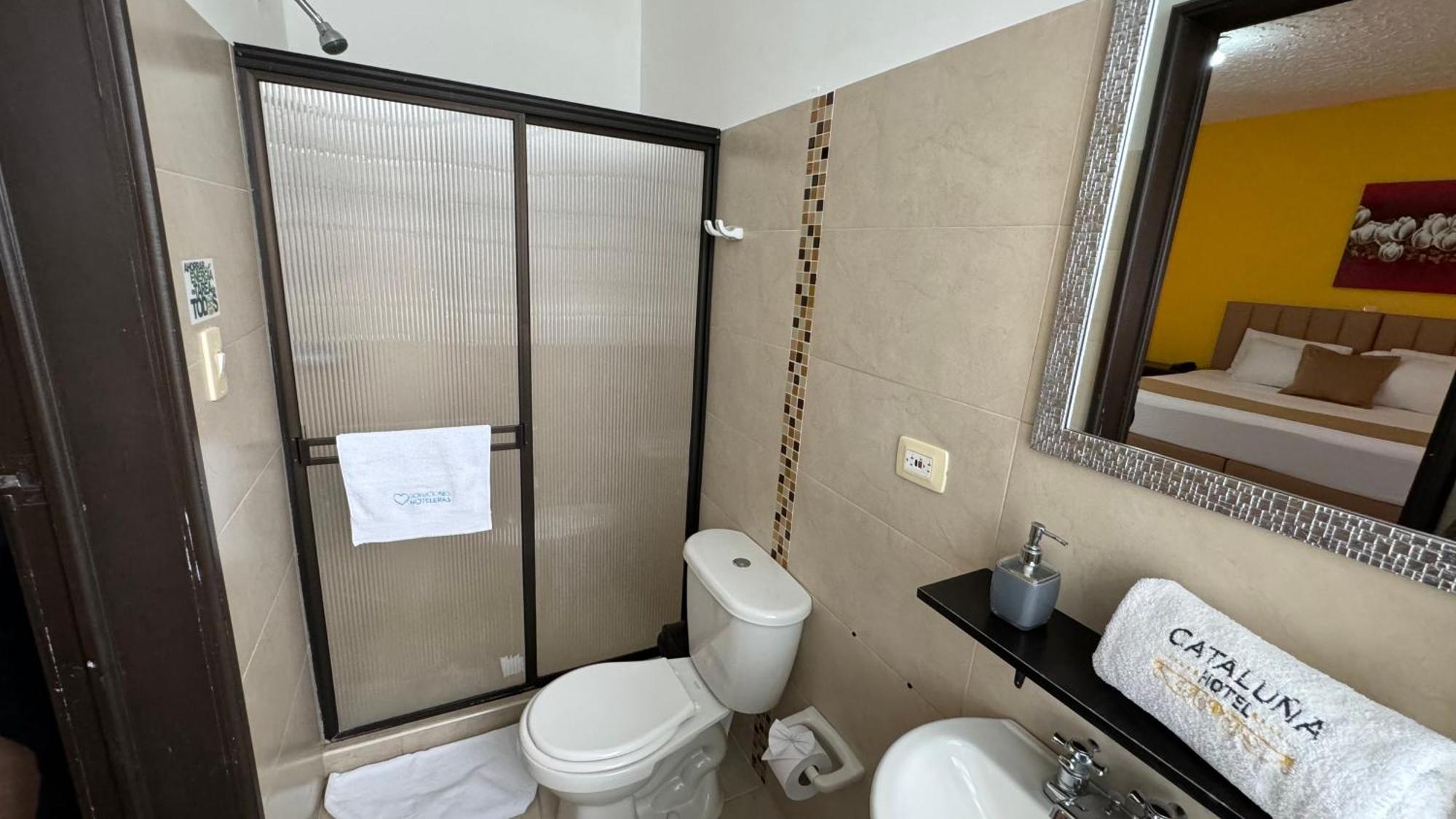 Hotel Cataluna - Soluciones Hoteleras Перейра Екстериор снимка