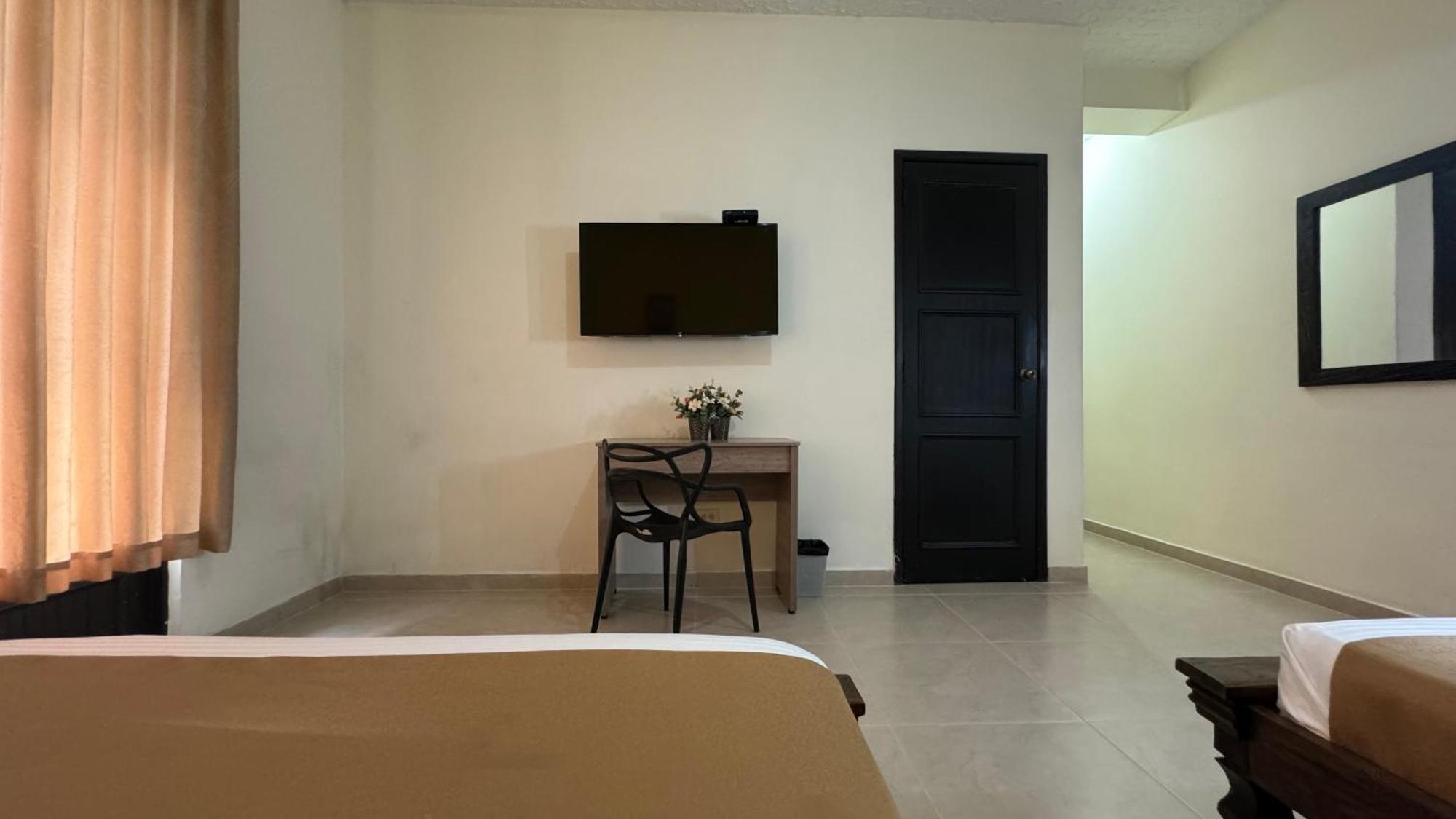 Hotel Cataluna - Soluciones Hoteleras Перейра Екстериор снимка